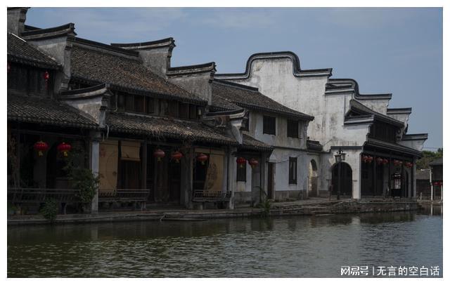 结婚了，还有必要和父母住在一起吗？游戏画面